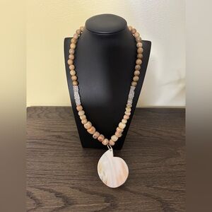 New Anthropologie Natural Shell Pendant Necklace in Creme